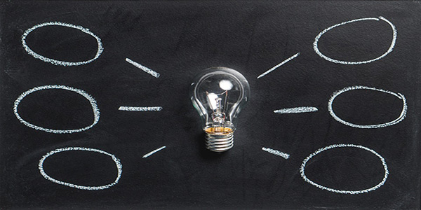 Ideen beim Brainstorming - Briefing ist Kommunikation